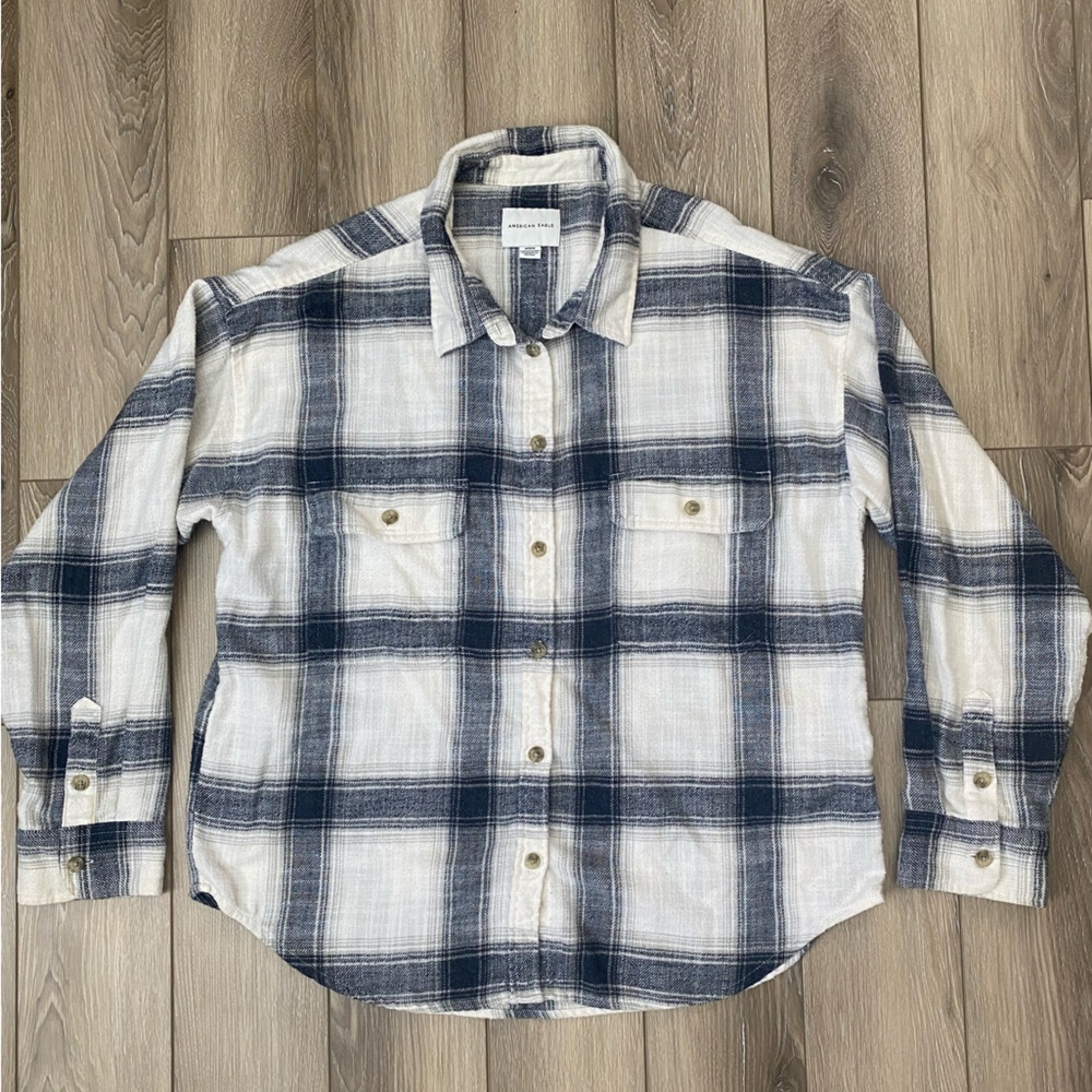 American Eagle White and Gray Oversized Button Up Flannel Shirt Women’s Size M